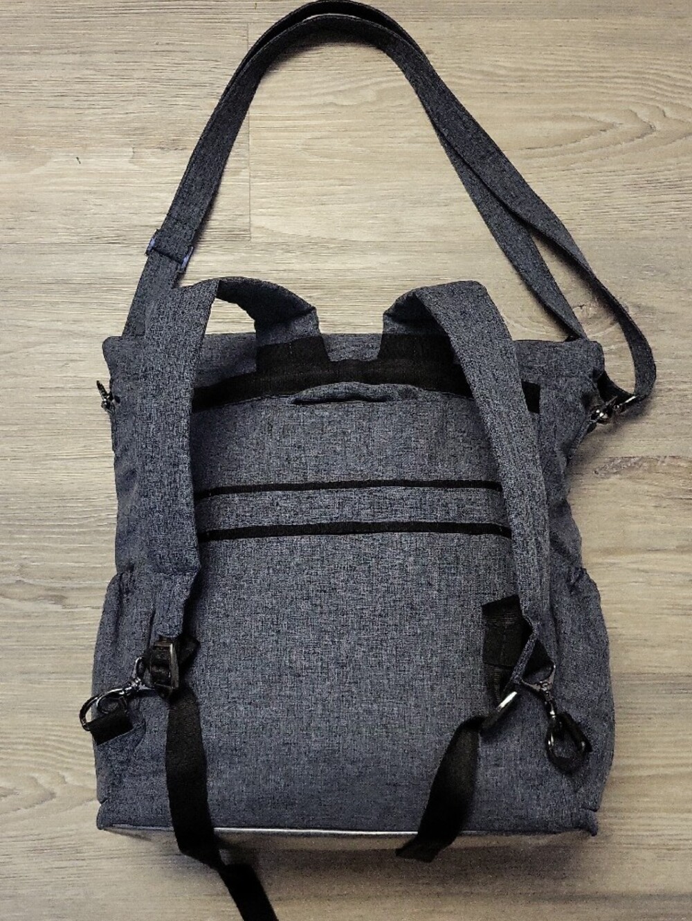 LUG Convertable Tote/Backpack Bag - Picture 4 of 12